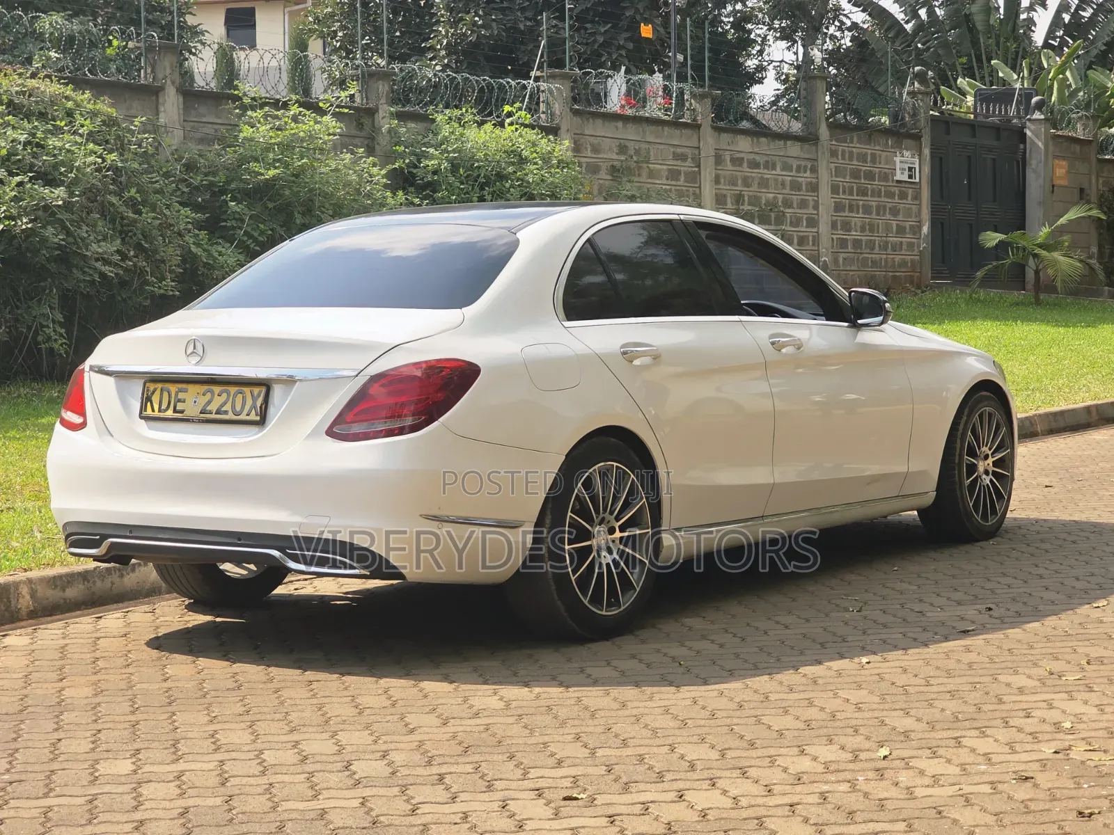 Mercedes-Benz C200 2014 White
