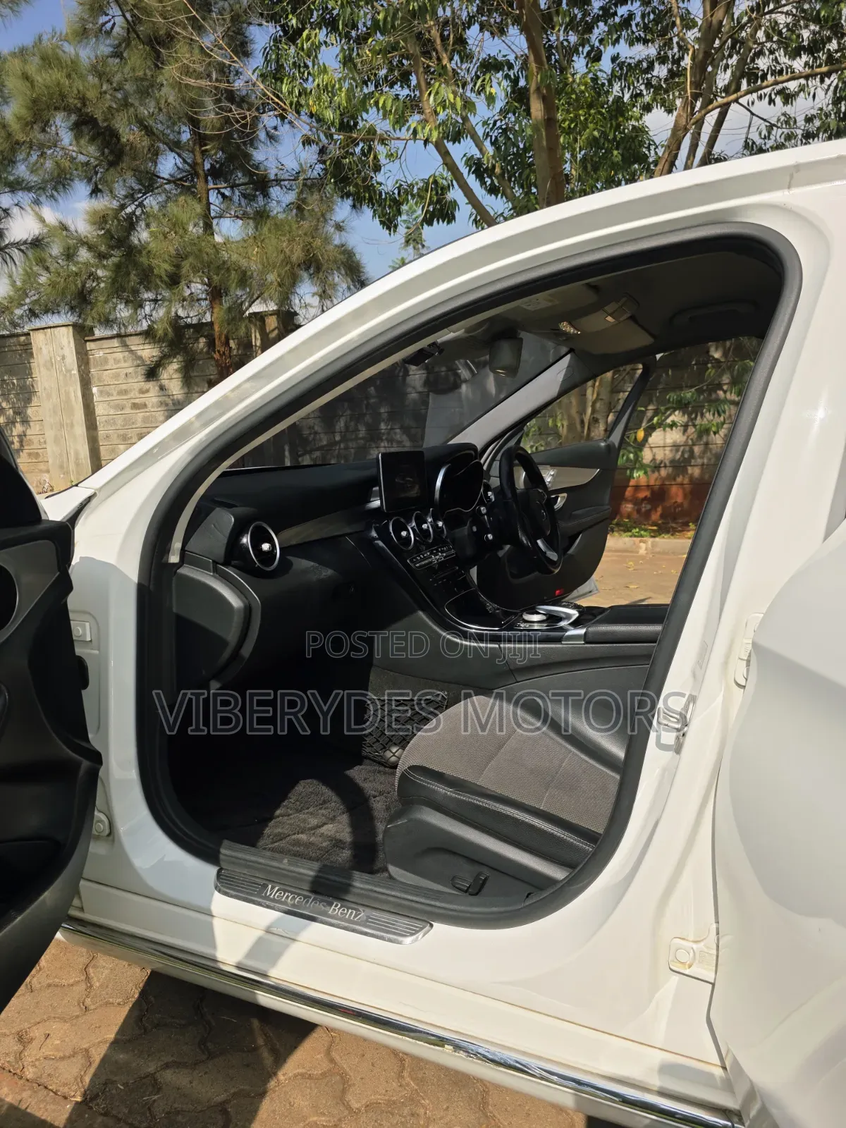 Mercedes-Benz C200 2014 White