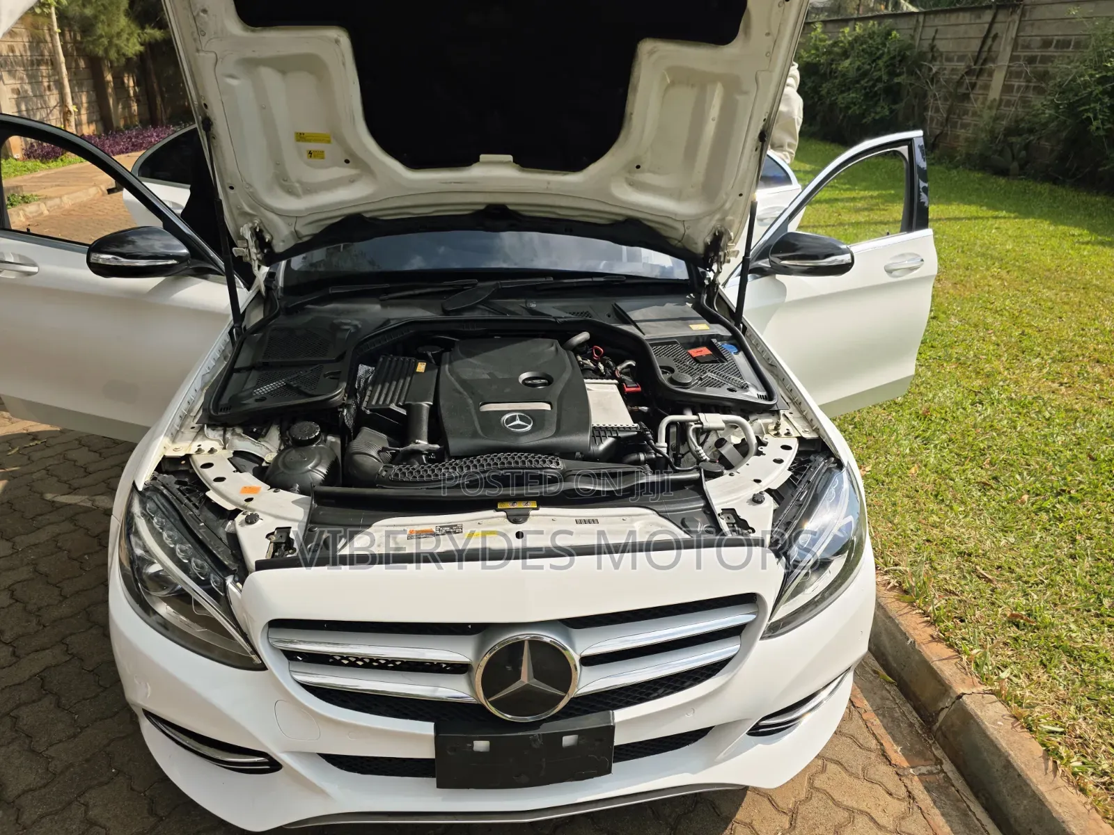 Mercedes-Benz C200 2014 White