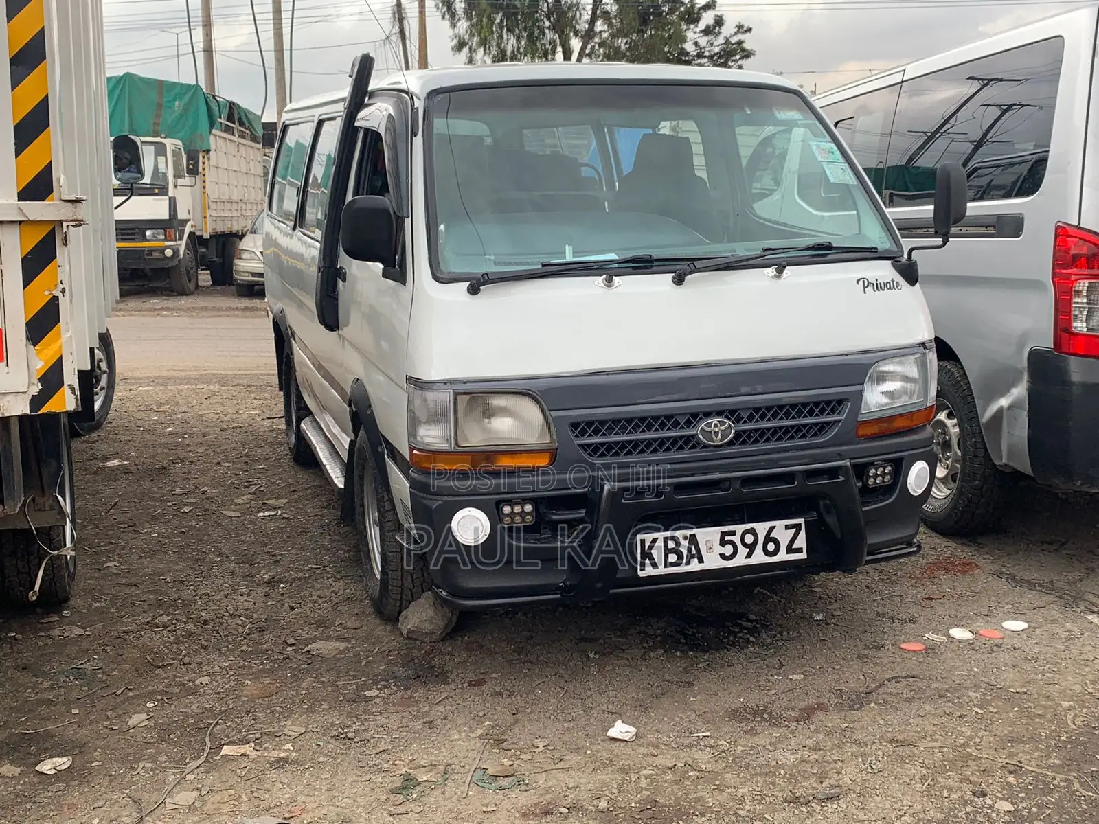Toyota HiAce 2001 White