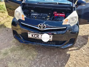 Toyota Ractis 2012
