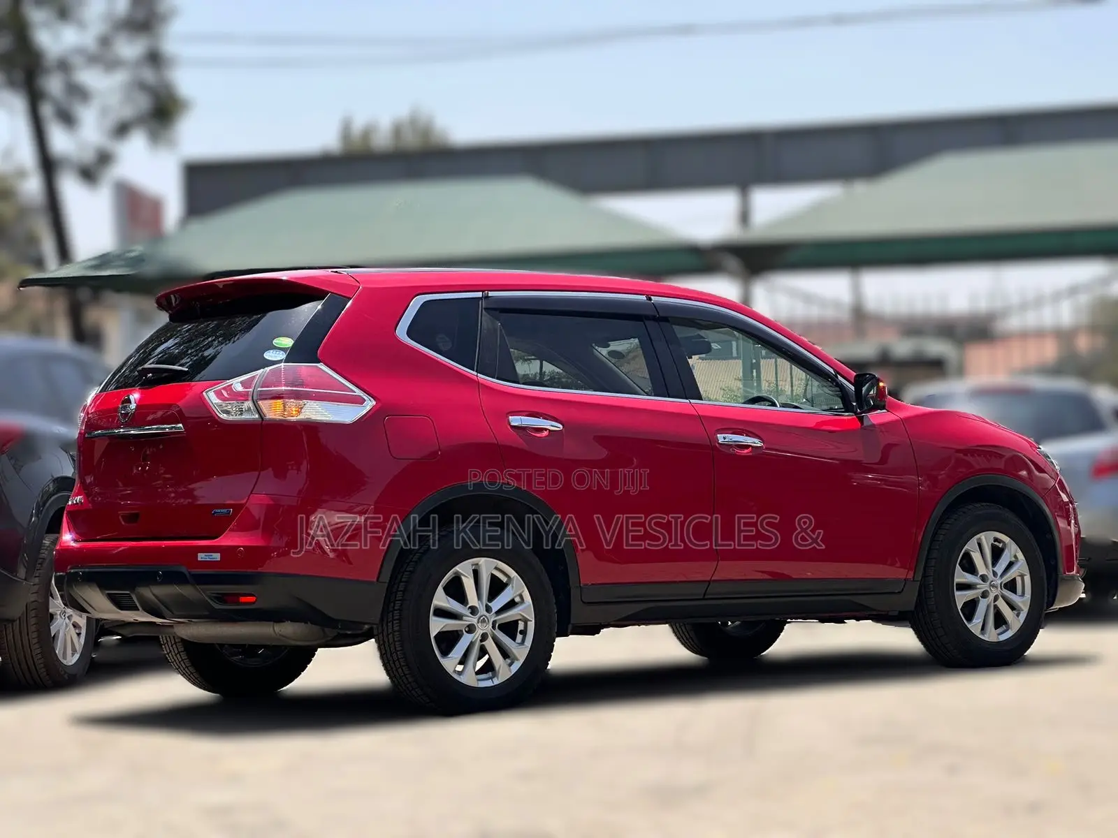 Nissan X-Trail 2.0 Petrol FWD 2016 Red