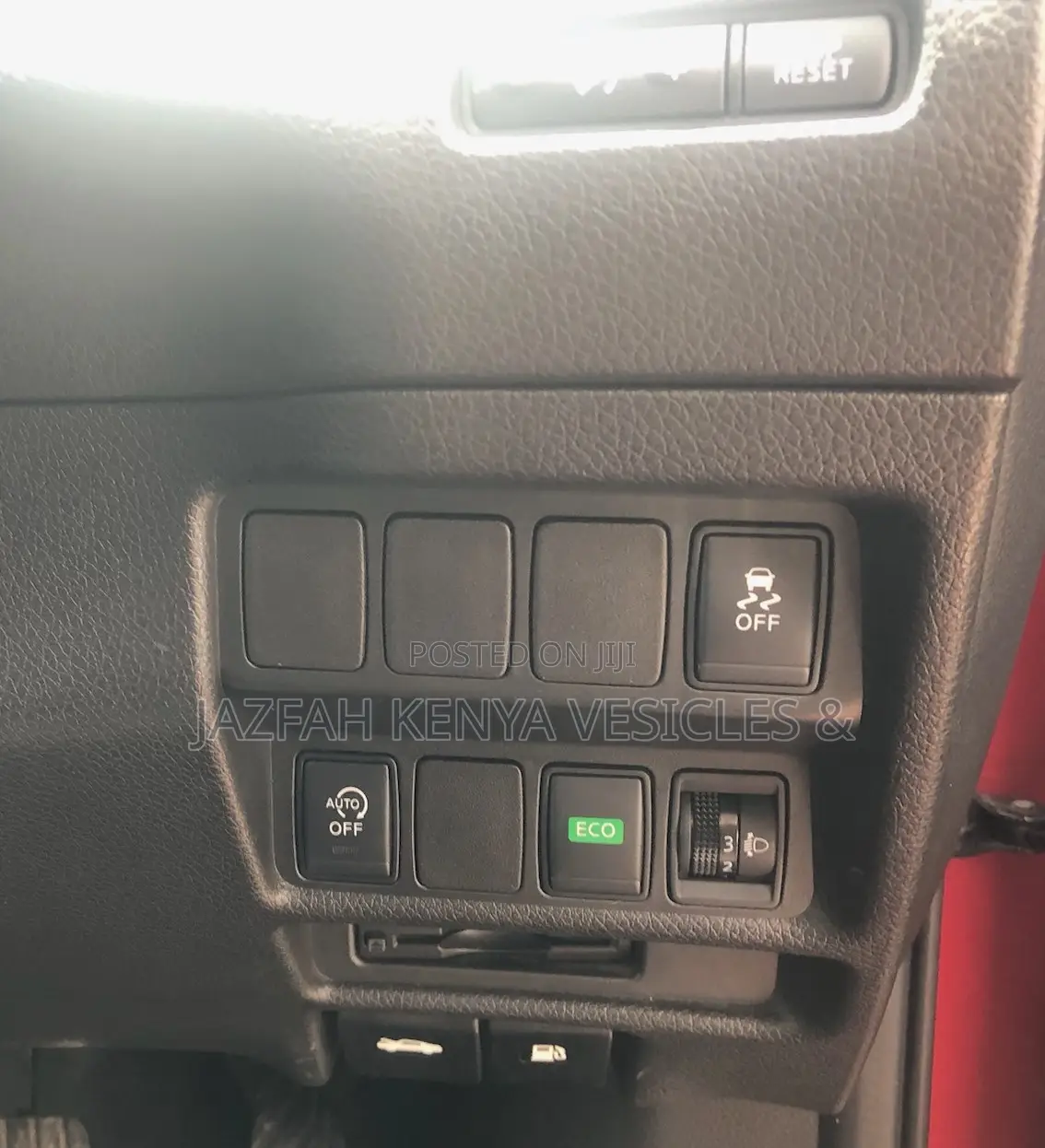 Nissan X-Trail 2.0 Petrol FWD 2016 Red