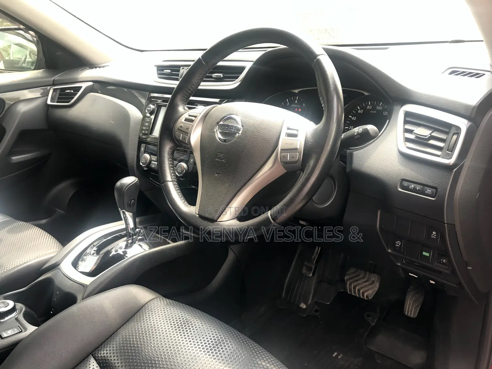 Nissan X-Trail 2.0 Petrol FWD 2016 Red