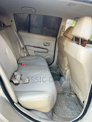 Nissan Tiida 2012 Gold