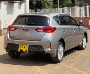 Toyota Auris 2013 Purple