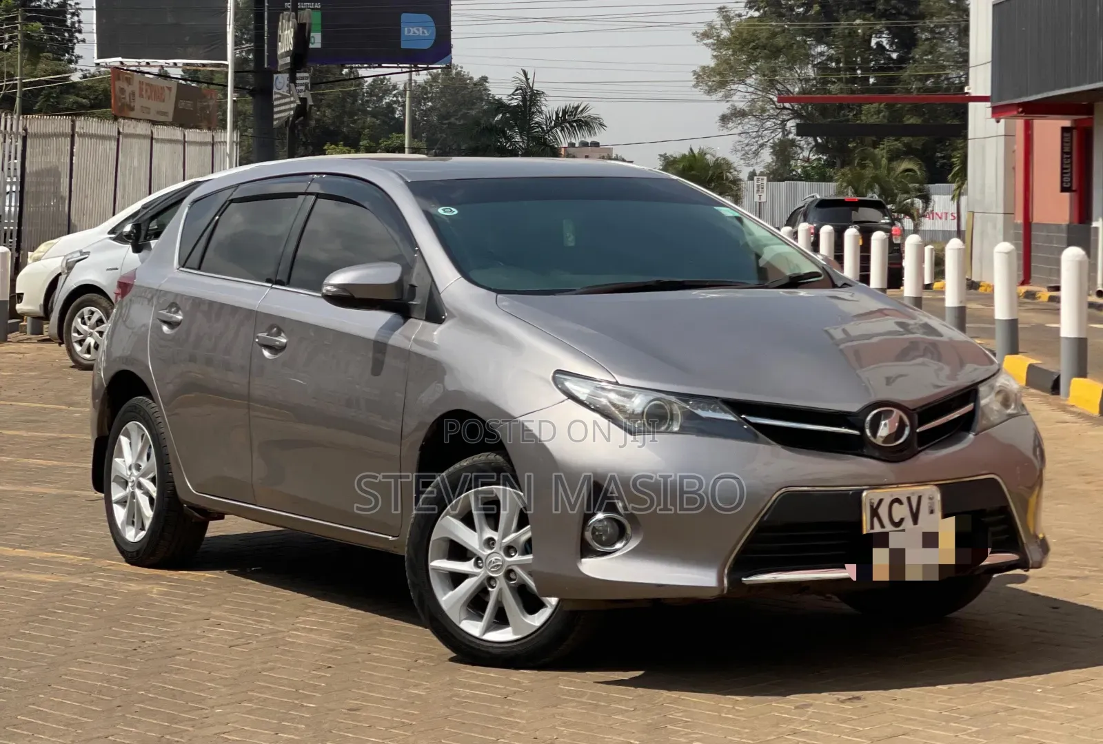 Toyota Auris 2013 Purple