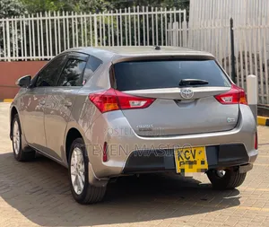 Toyota Auris 2013 Purple