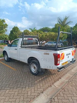 Isuzu D-MAX 2015 White