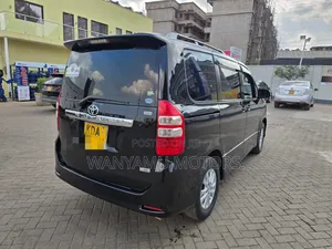 Toyota Noah 2013 Black