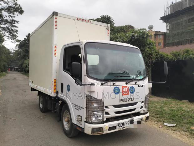 Isuzu NLF 2022 - thumbnail 2