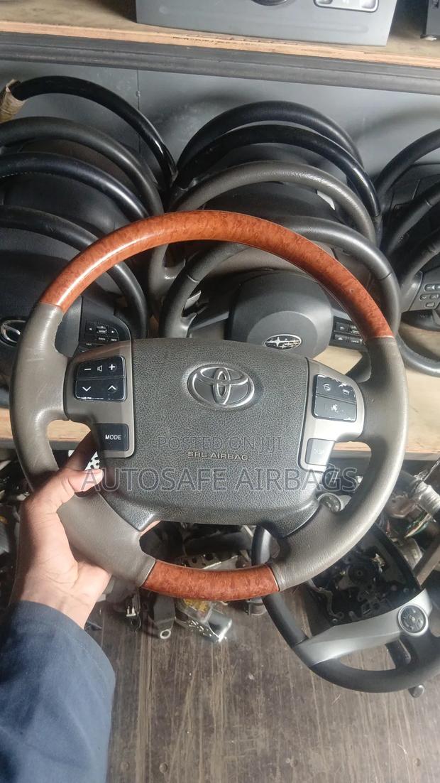 V8 Lc200 Series Steering Wheel With Airbags