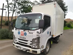 Isuzu NLF 2022
