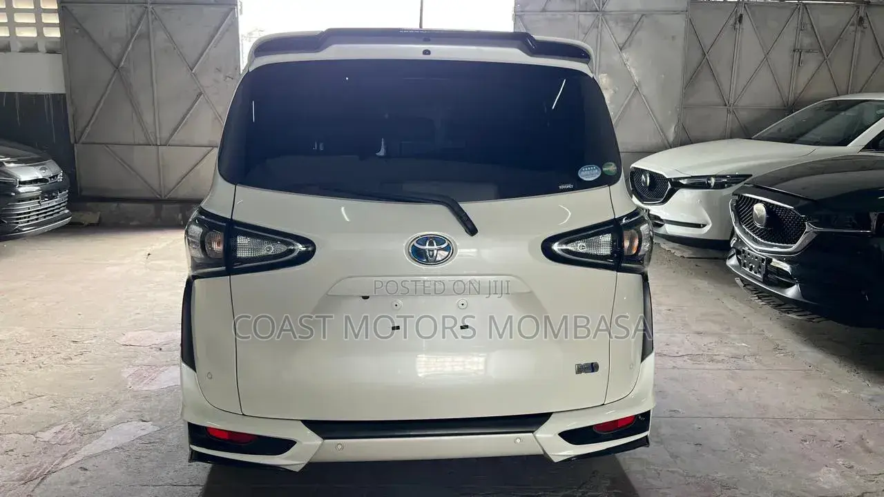 Toyota Sienta 2020 White