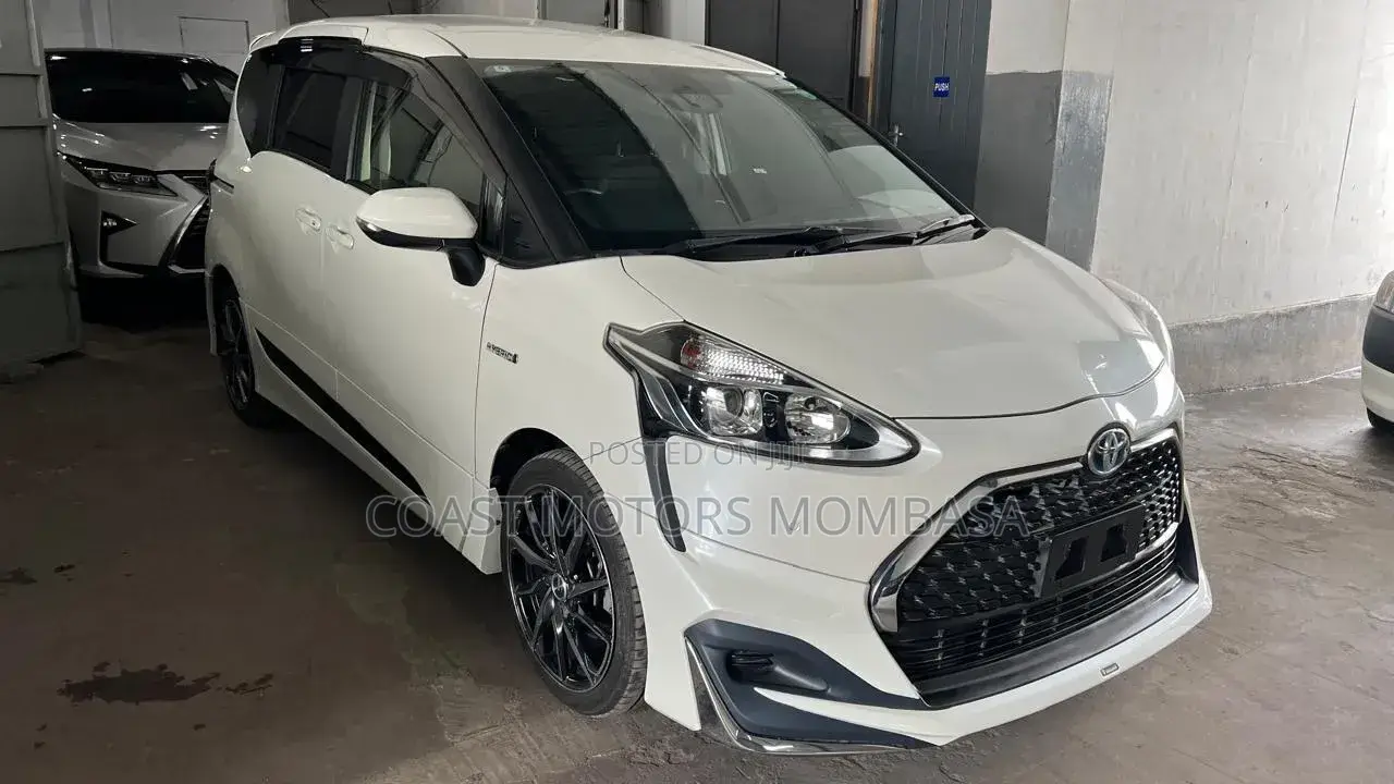 Toyota Sienta 2020 White