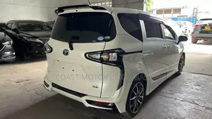 Toyota Sienta 2020 White