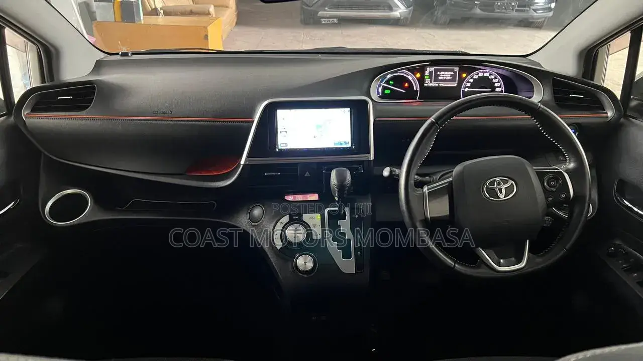 Toyota Sienta 2020 White