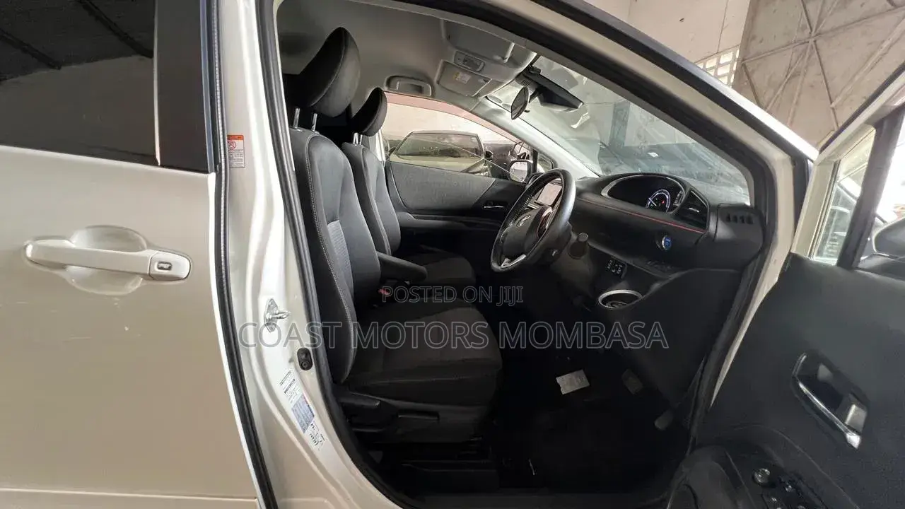 Toyota Sienta 2020 White