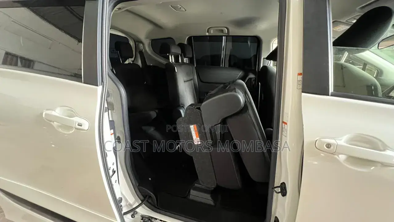 Toyota Sienta 2020 White