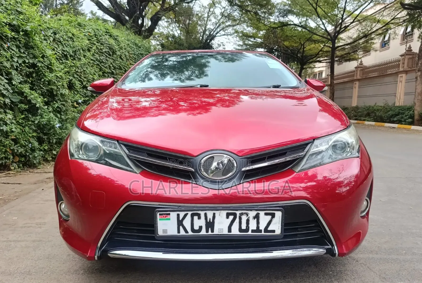 Toyota Auris 2013 Red