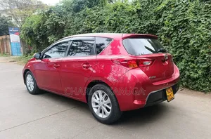 Toyota Auris 2013 Red