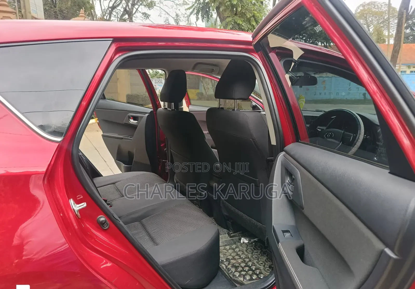 Toyota Auris 2013 Red