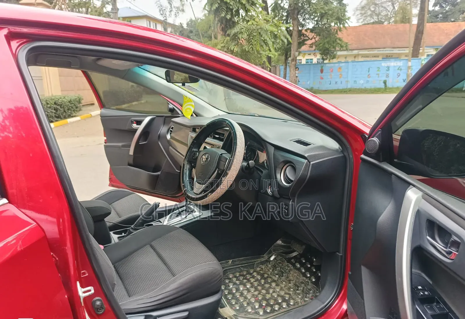 Toyota Auris 2013 Red