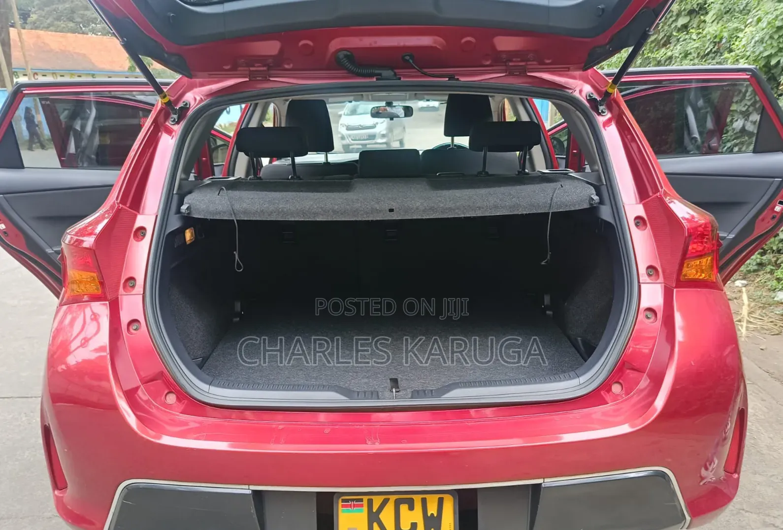 Toyota Auris 2013 Red