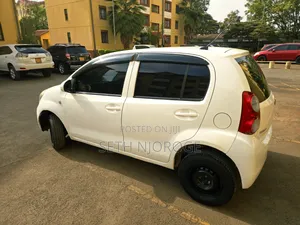 Toyota Passo 1.0 AWD 2013 White