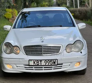 Mercedes-Benz C200 2005 Pearl