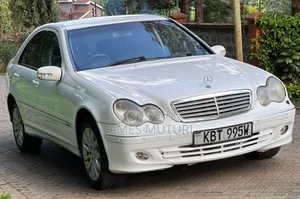 Mercedes-Benz C200 2005 Pearl