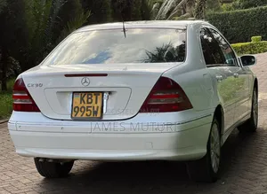 Mercedes-Benz C200 2005 Pearl