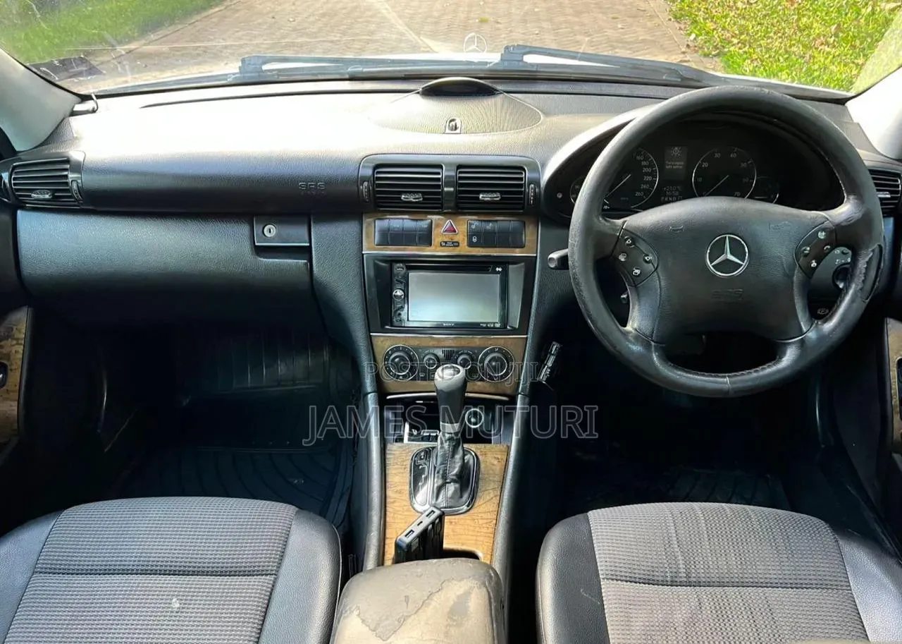 Mercedes-Benz C200 2005 Pearl