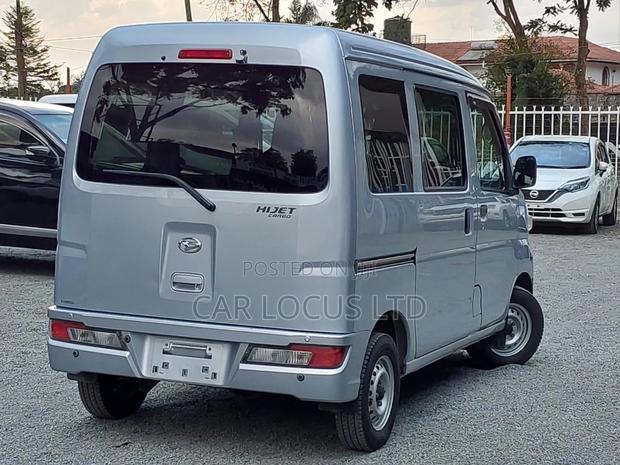 Daihatsu Hijet 2019 Silver - thumbnail 2