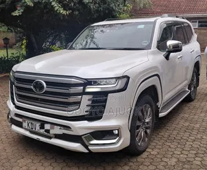 Toyota Land Cruiser 2023 White
