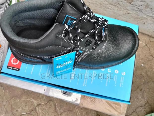 Vaultex Safety Shoes - thumbnail 2