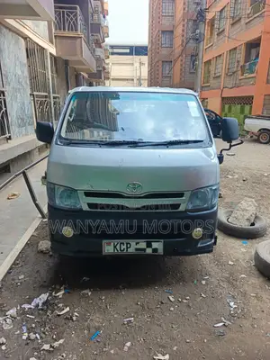 Toyota HiAce 2011 Silver