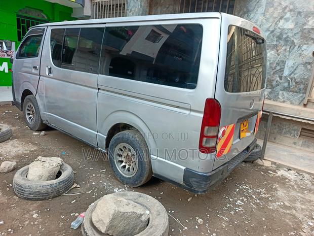 Toyota HiAce 2011 Silver - thumbnail 3