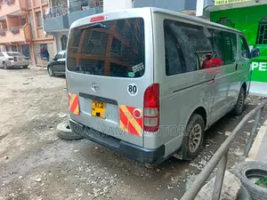 Toyota HiAce 2011 Silver