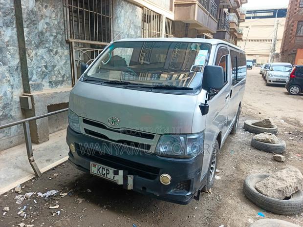 Toyota HiAce 2011 Silver - thumbnail 6