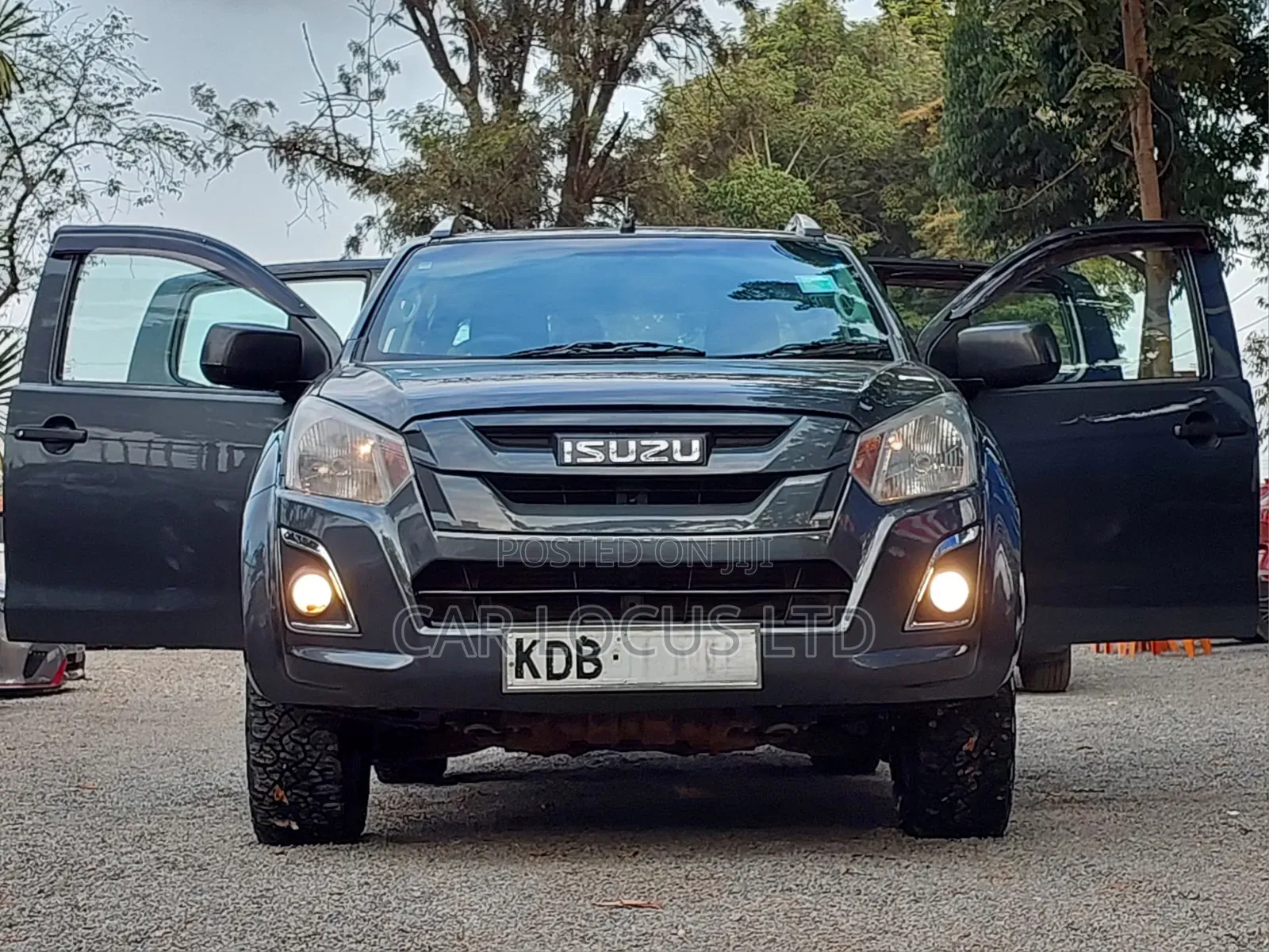 Isuzu D-MAX 2020 Gray