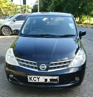 Nissan Tiida 1.6 Hatchback 2012 Black