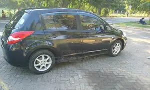 Nissan Tiida 1.6 Hatchback 2012 Black
