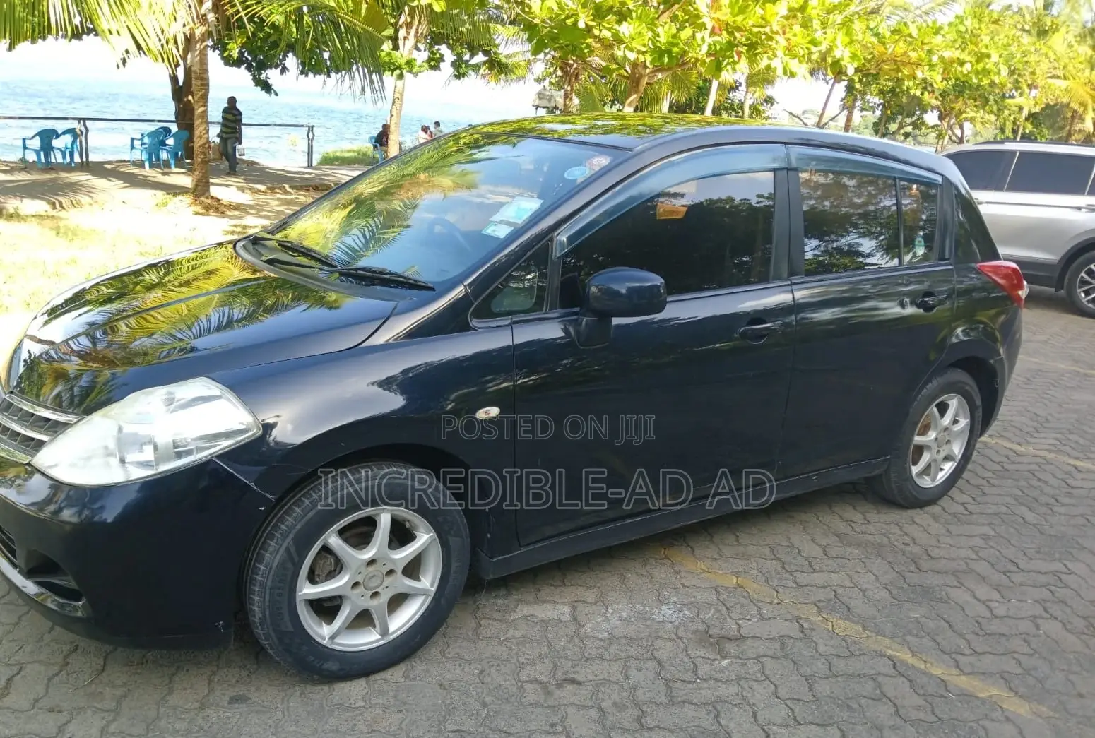 Nissan Tiida 1.6 Hatchback 2012 Black
