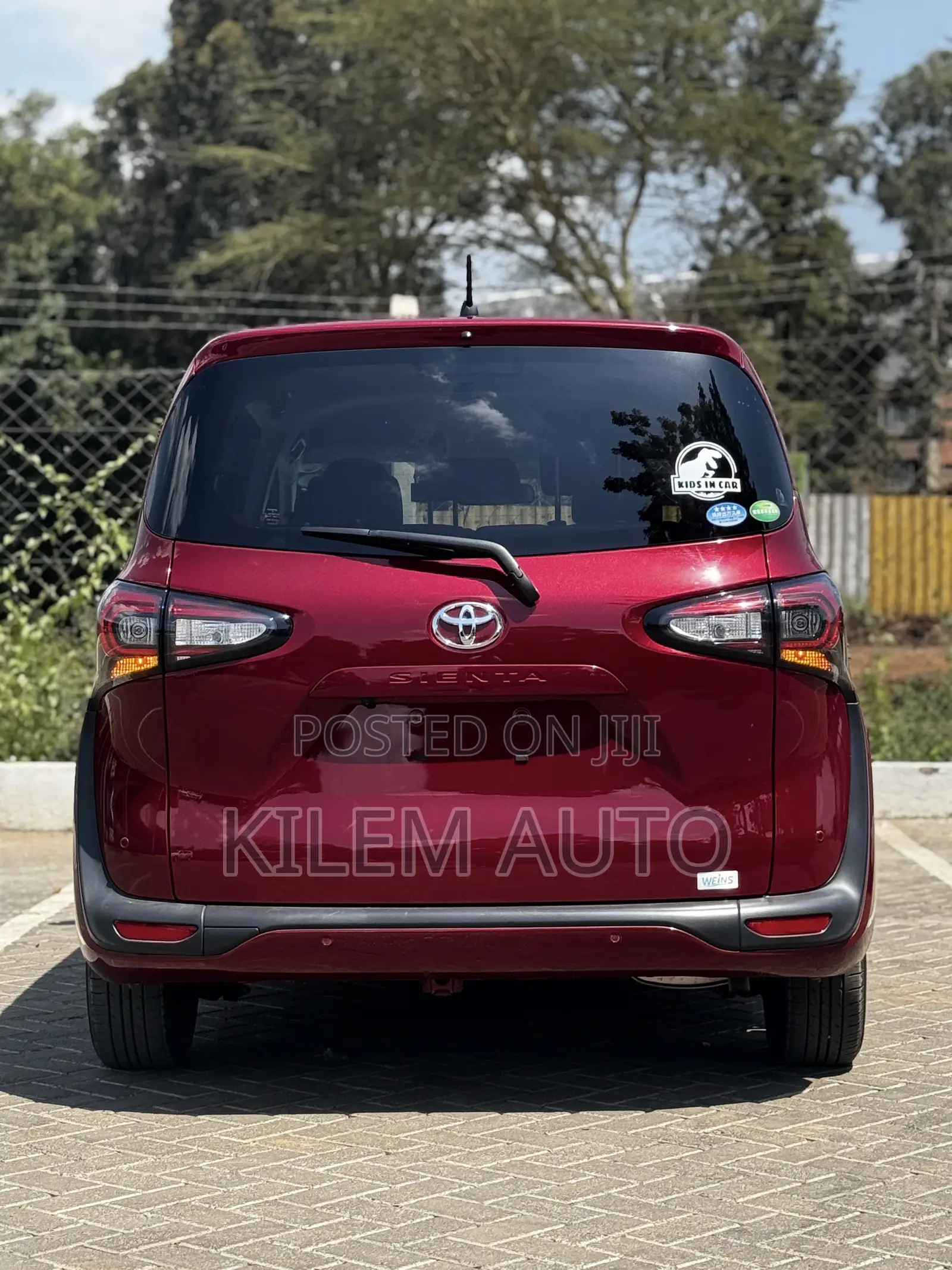 Toyota Sienta 1.5 AWD 2020 Maroon