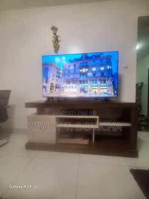Samsung 55”inches Au7000 Crystal Uhd Smart TV