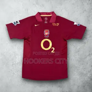 Arsenal 2005-2006 Retro Jersey