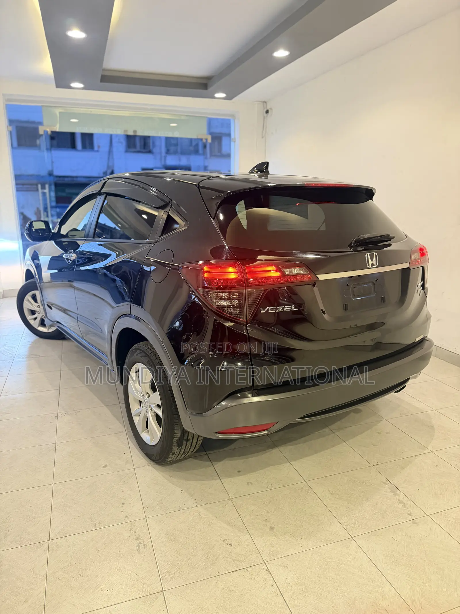 Honda Vezel 1.5 Hybrid 4WD 2019 Black