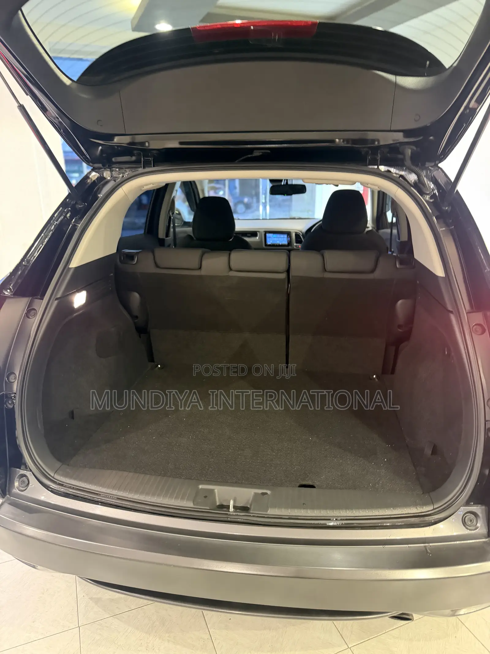 Honda Vezel 1.5 Hybrid 4WD 2019 Black