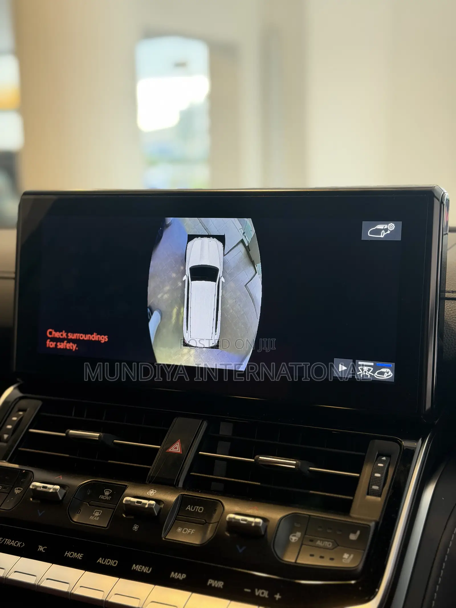 Toyota Land Cruiser LC300 2021 White